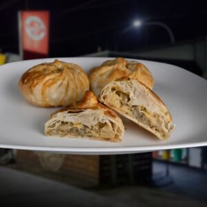 Empanada de Pollo y roquefort